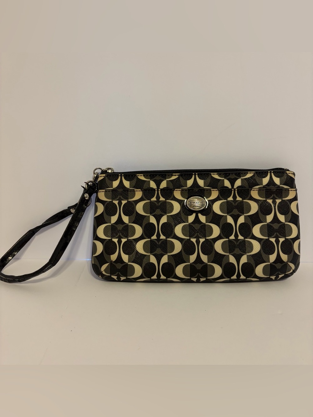 Coach Peyton Dream C Black & Cream Signature Pattern Wristlet